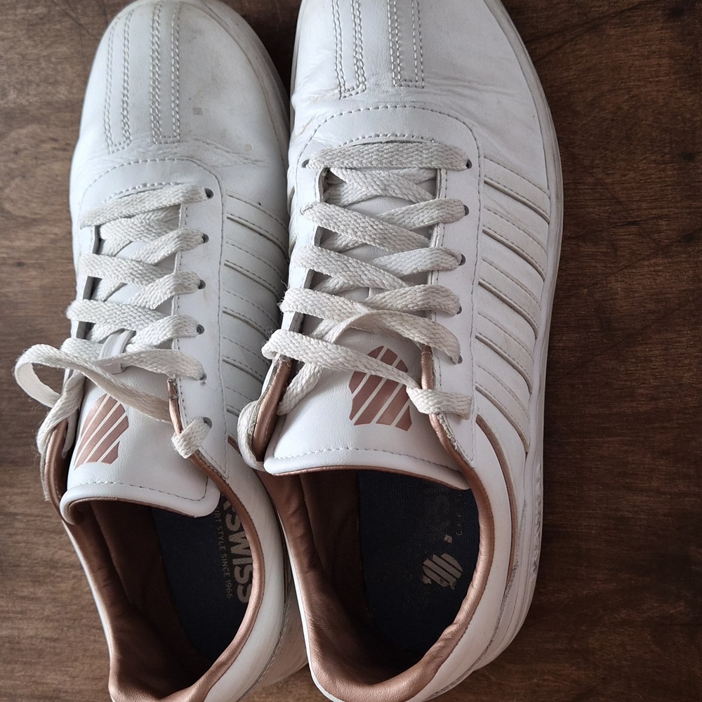 White Leather Womens 9.5 Sneakers